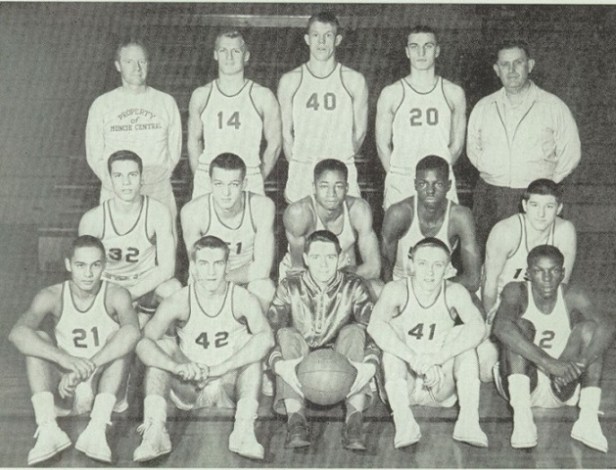 1954 Muncie Central team pic.jpg